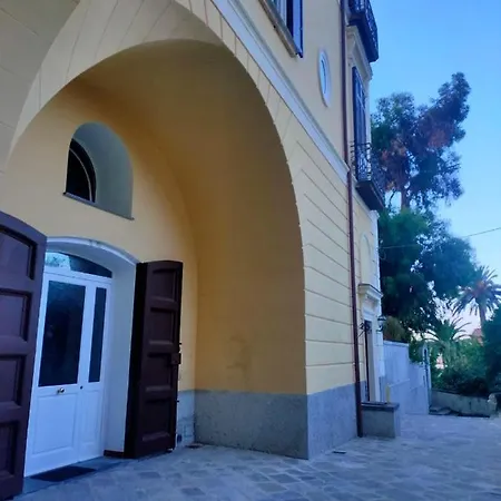 Casetta Russo * Meta